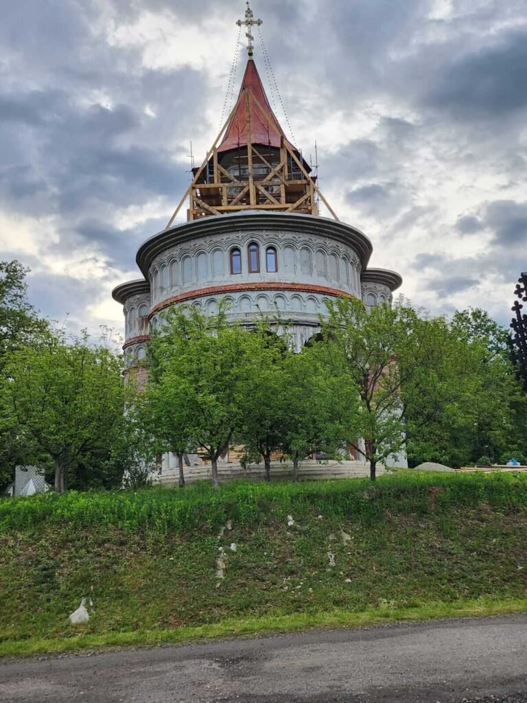 3 front biserica noua